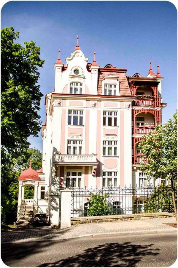 Apartman Vila Bayer Karlovy Vary Bagian luar foto